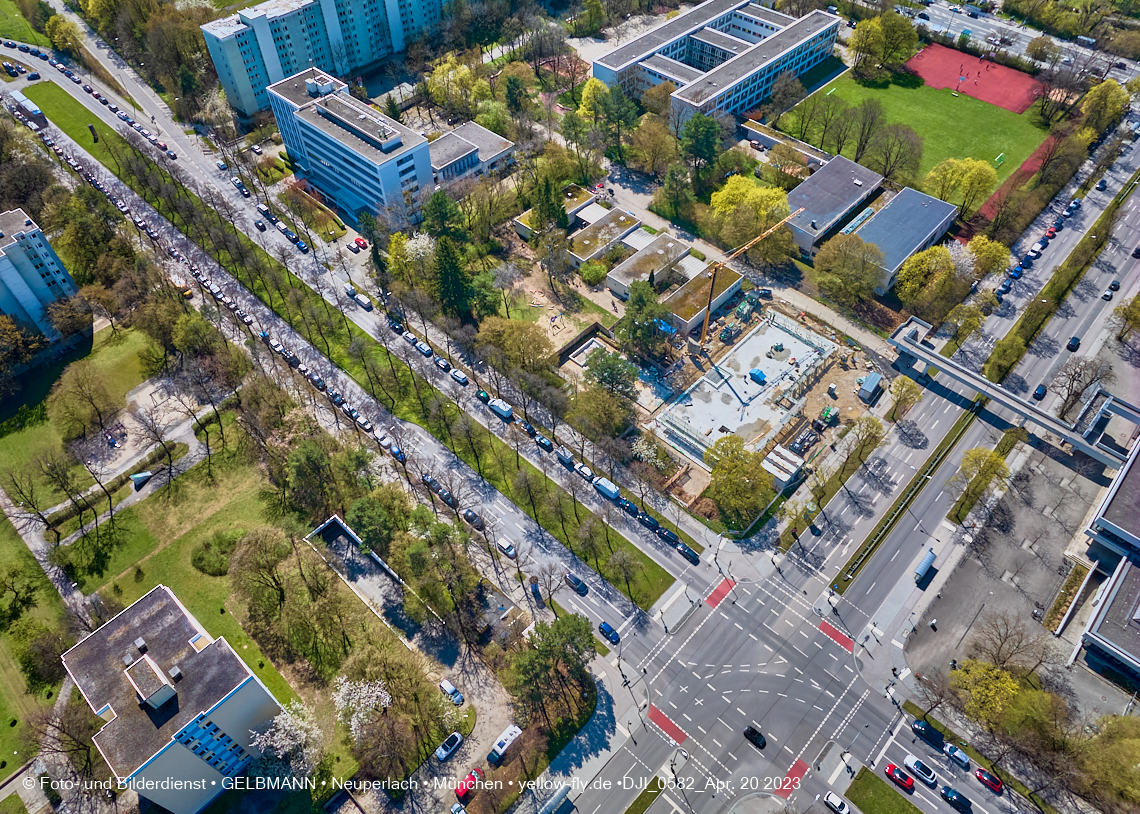 21.04.2023 - Luft- und Ebenenfotos vom Haus für Kinder in der Quiddestraße in Neuperlach